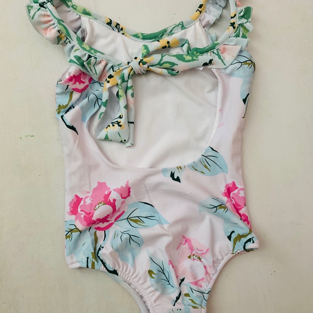 Size 4 NWOT SweetHoney swim.